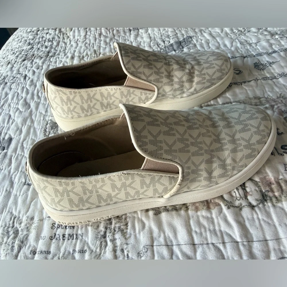 Michael Kors MK Monogram Slip On Sneakers Cream Logo Print Skate Shoes Womens 3